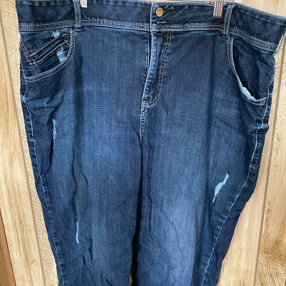 Dark blue capris